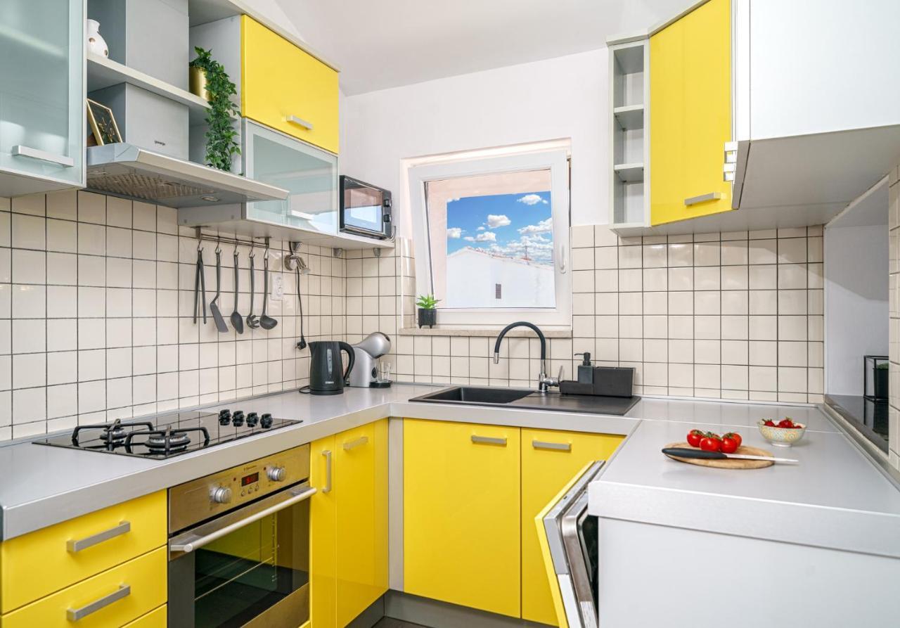 Family Petrov Apartments Vodice Dış mekan fotoğraf
