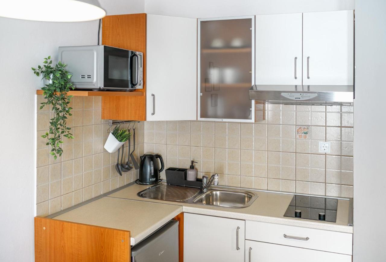 Family Petrov Apartments Vodice Dış mekan fotoğraf