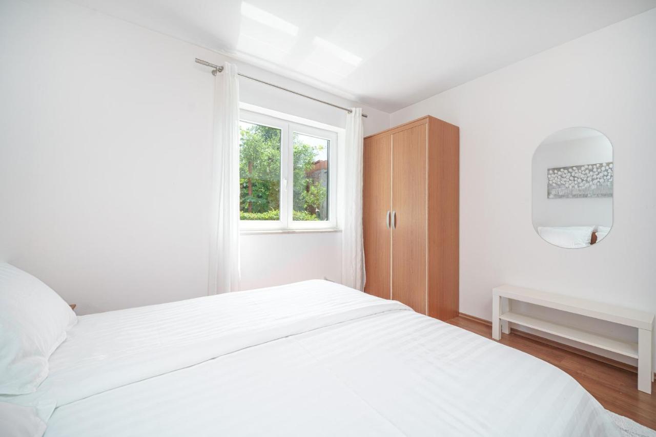 Family Petrov Apartments Vodice Dış mekan fotoğraf