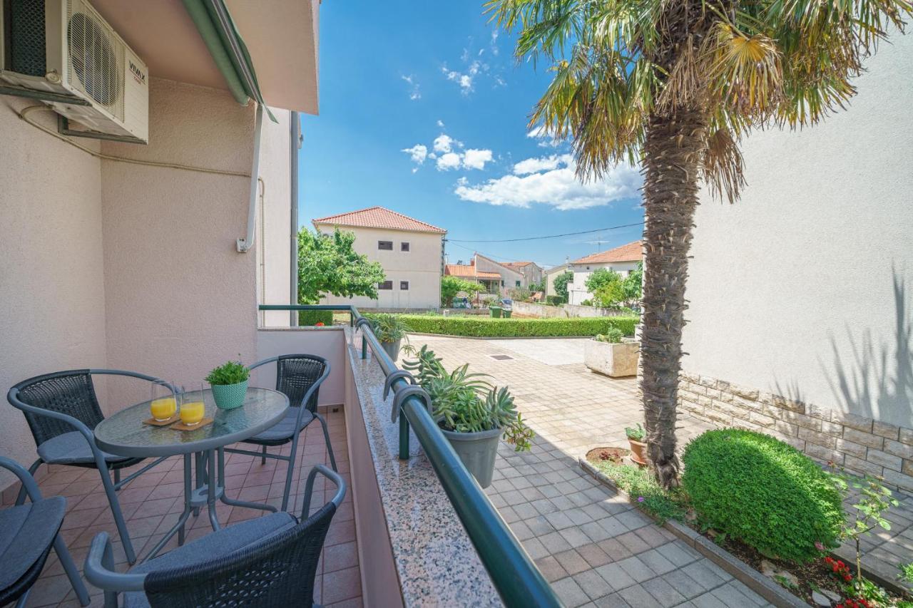 Family Petrov Apartments Vodice Dış mekan fotoğraf