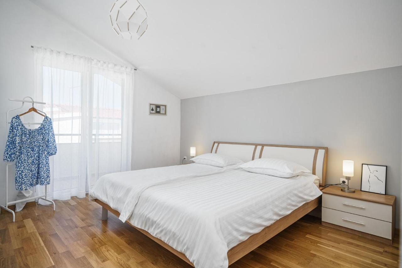 Family Petrov Apartments Vodice Dış mekan fotoğraf