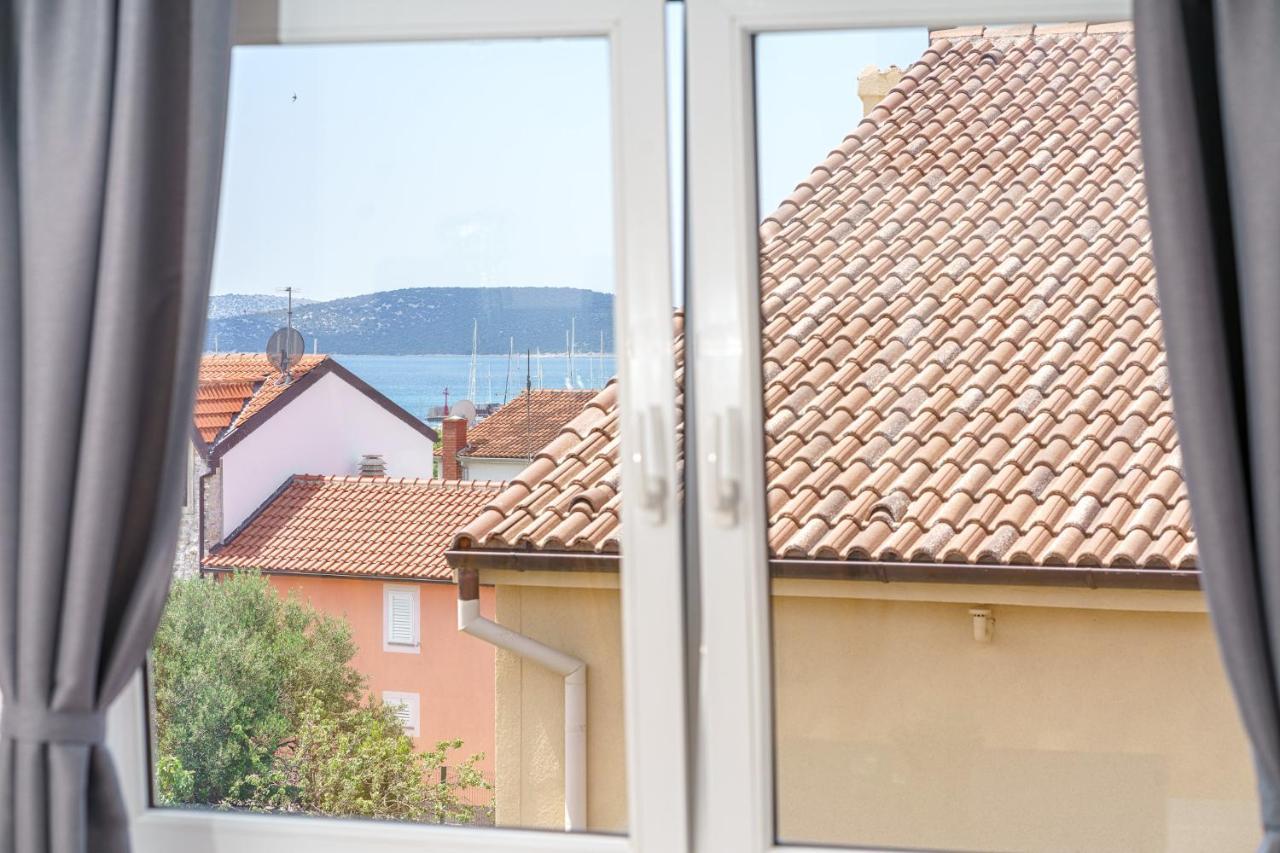 Family Petrov Apartments Vodice Dış mekan fotoğraf