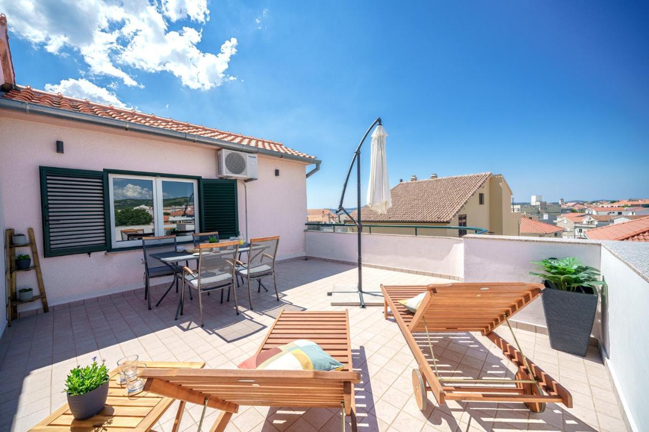 Family Petrov Apartments Vodice Dış mekan fotoğraf