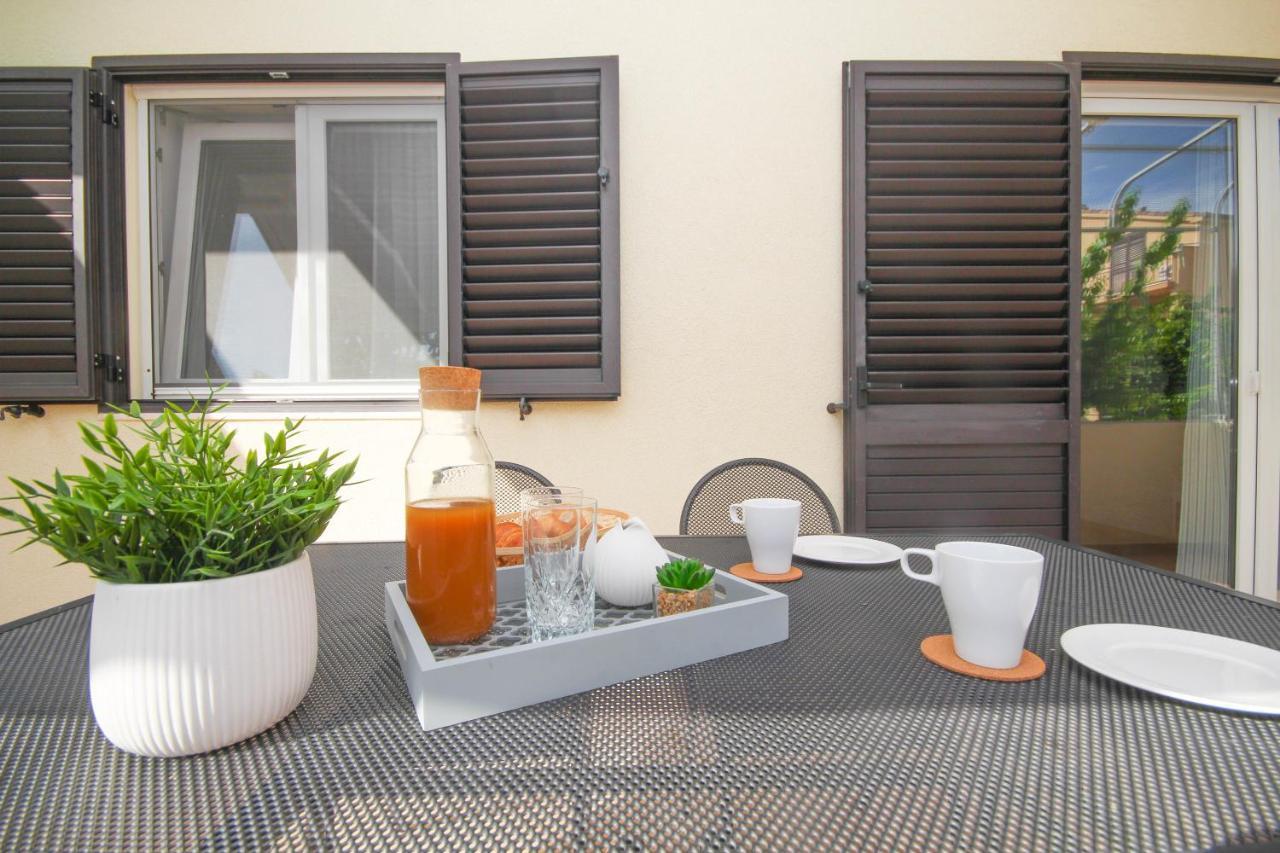 Family Petrov Apartments Vodice Dış mekan fotoğraf
