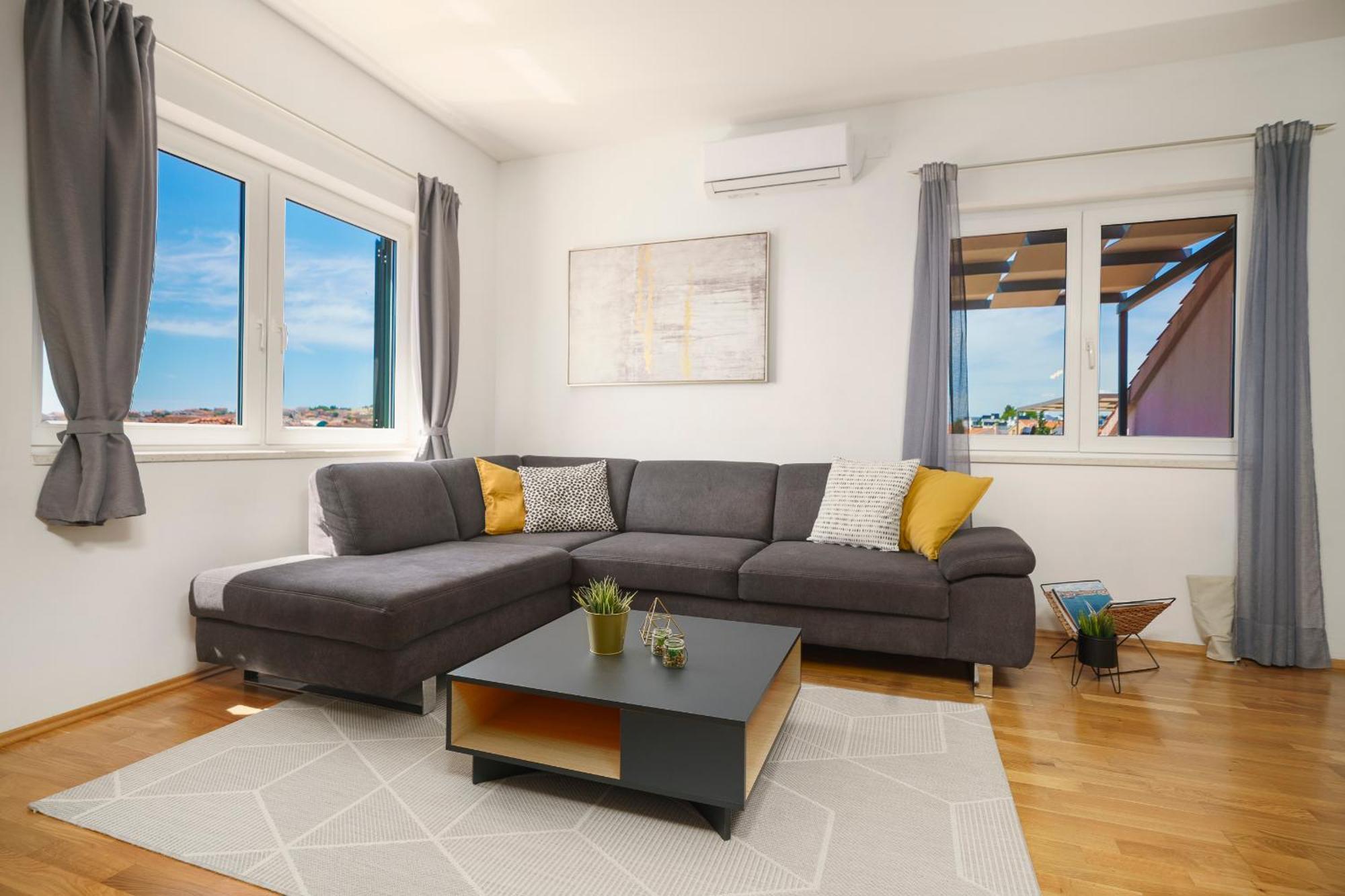 Family Petrov Apartments Vodice Dış mekan fotoğraf
