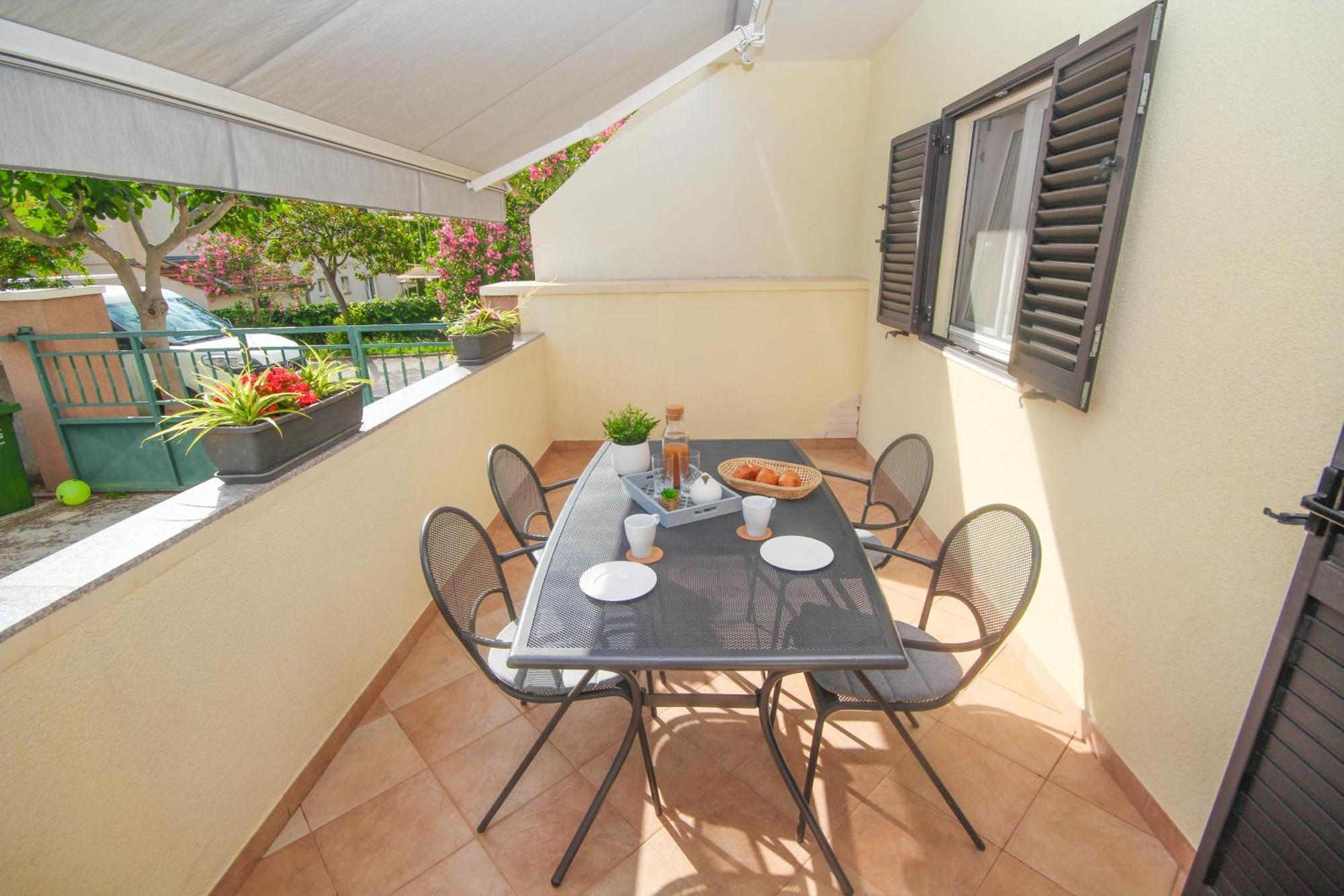 Family Petrov Apartments Vodice Oda fotoğraf