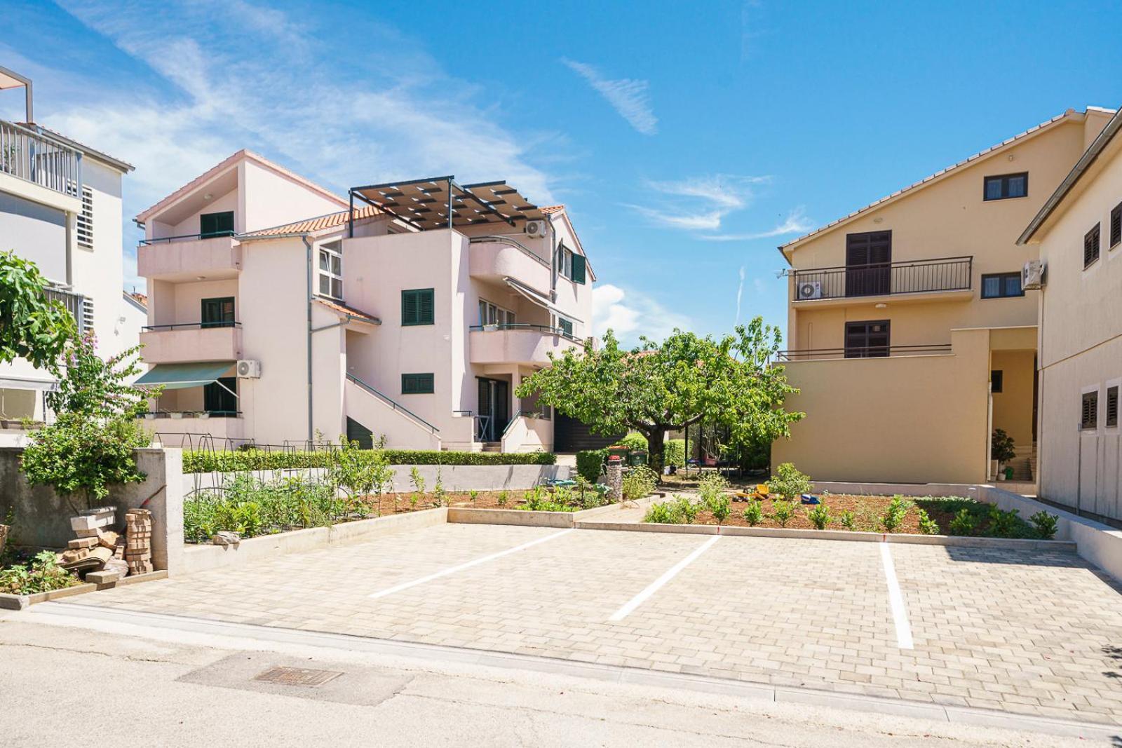 Family Petrov Apartments Vodice Dış mekan fotoğraf